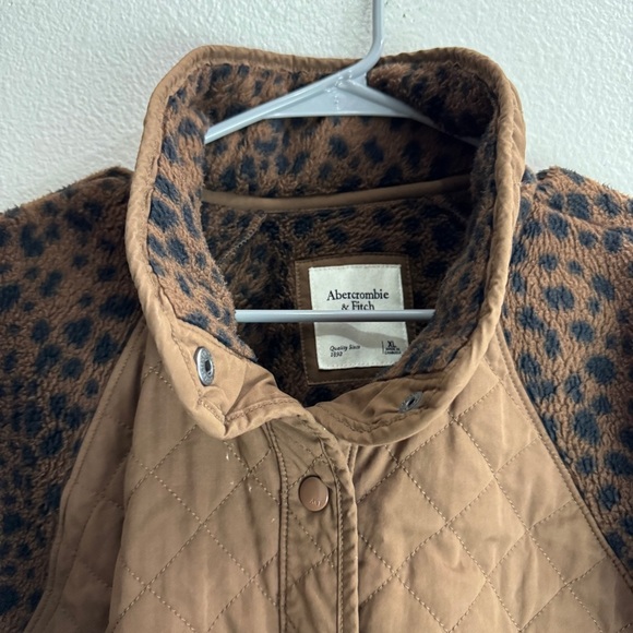 Abercrombie And Fitch Leopard Deep Pile Snap Button Jacket Size XL - Picture 2 of 10